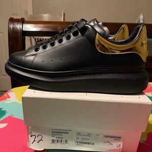 🚨🚨🚨Alexander McQueens Black/Gold Sz11 Brand New Great Deal!!!!!